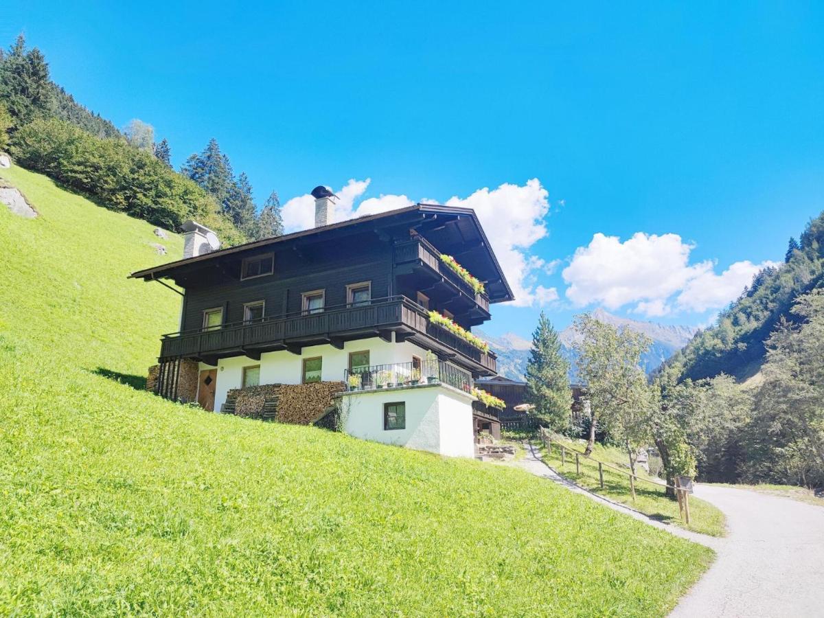 Pretty Holiday Home In Mayerhofen With Balcony Mayrhofen Εξωτερικό φωτογραφία